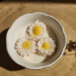 Bougie Petites Marguerites bougie "mercredi" (copie)